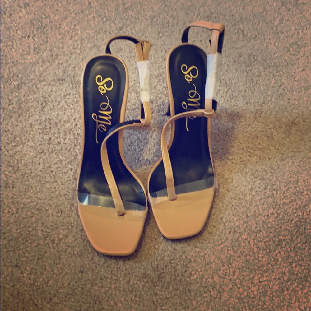 NEW LOLA TSTRAP SIZE 7